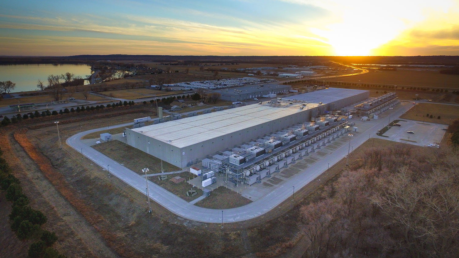 <strong>Figure 1.</strong> A Google data center in Council Bluffs, Iowa. Figure courtesy of <a href="https://commons.wikimedia.org/wiki/File:Google_Data_Center,_Council_Bluffs_Iowa_(49062863796).jpg" target="_blank">Chad Davis/Wikimedia Commons</a> via the <a href="https://creativecommons.org/licenses/by/2.0/deed.en" target="_blank">Creative Commons Attribution 2.0 Generic (CC BY 2.0)</a> license.