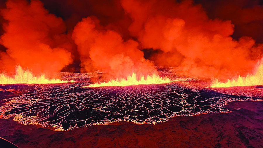 <strong>Figure 1.</strong> 2023 eruption of part of the Svartsengi volcano system near the town of Grindavík, Iceland. Figure courtesy of <a href="https://en.wikipedia.org/wiki/Eldv%C3%B6rp%E2%80%93Svartsengi#/media/File:2023_Grindavik_eruption.jpg" target="_blank">Halldór Björnsson/Icelandic Meteorological Office</a>.