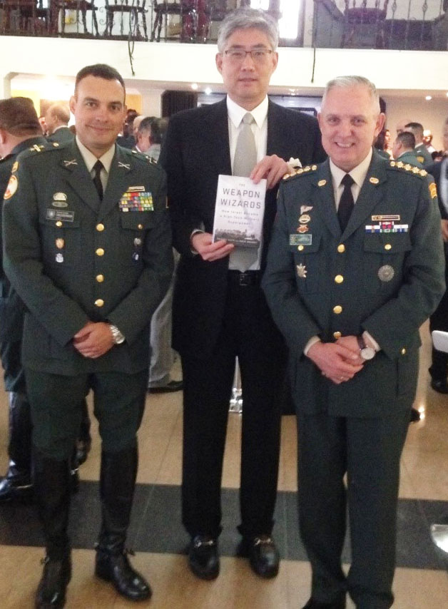 From left: then-Lieutenant Colonel Carlos Alberto Betancur, Byong Kwon, and then-Commanding General Alberto José Mejía at the Escuela de Caballería reception in July 2017. Image courtesy of Byong Kwon.