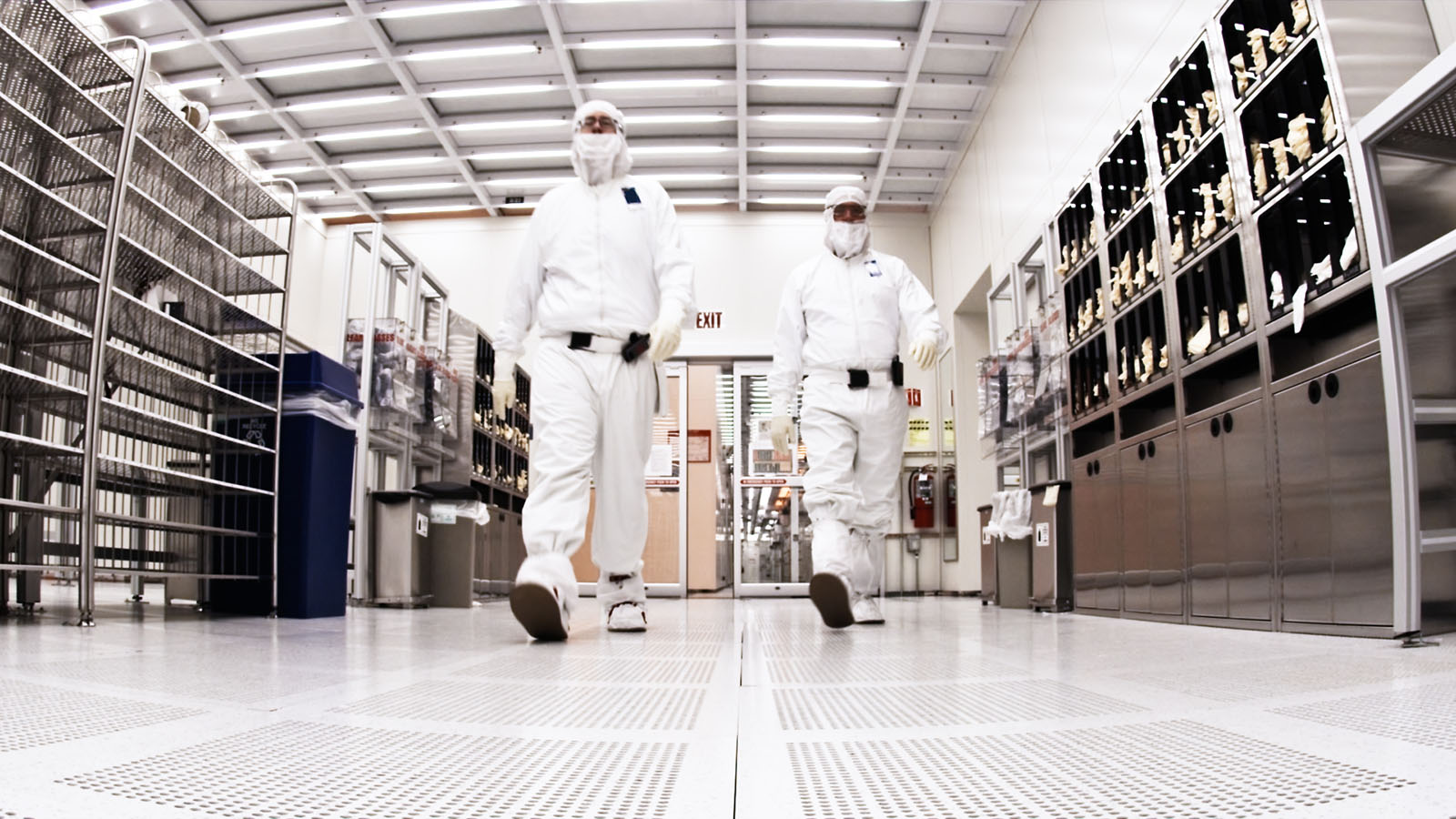 <strong>Figure 2.</strong> Intel's wafer fabrication facilities in Chandler, Ariz. were recently converted to high-volume 14-nanometer processes, supporting a wide range of high-performance to low-power products including servers, personal computing devices and others for the Internet of Things. Photo credit: Intel Newsroom.