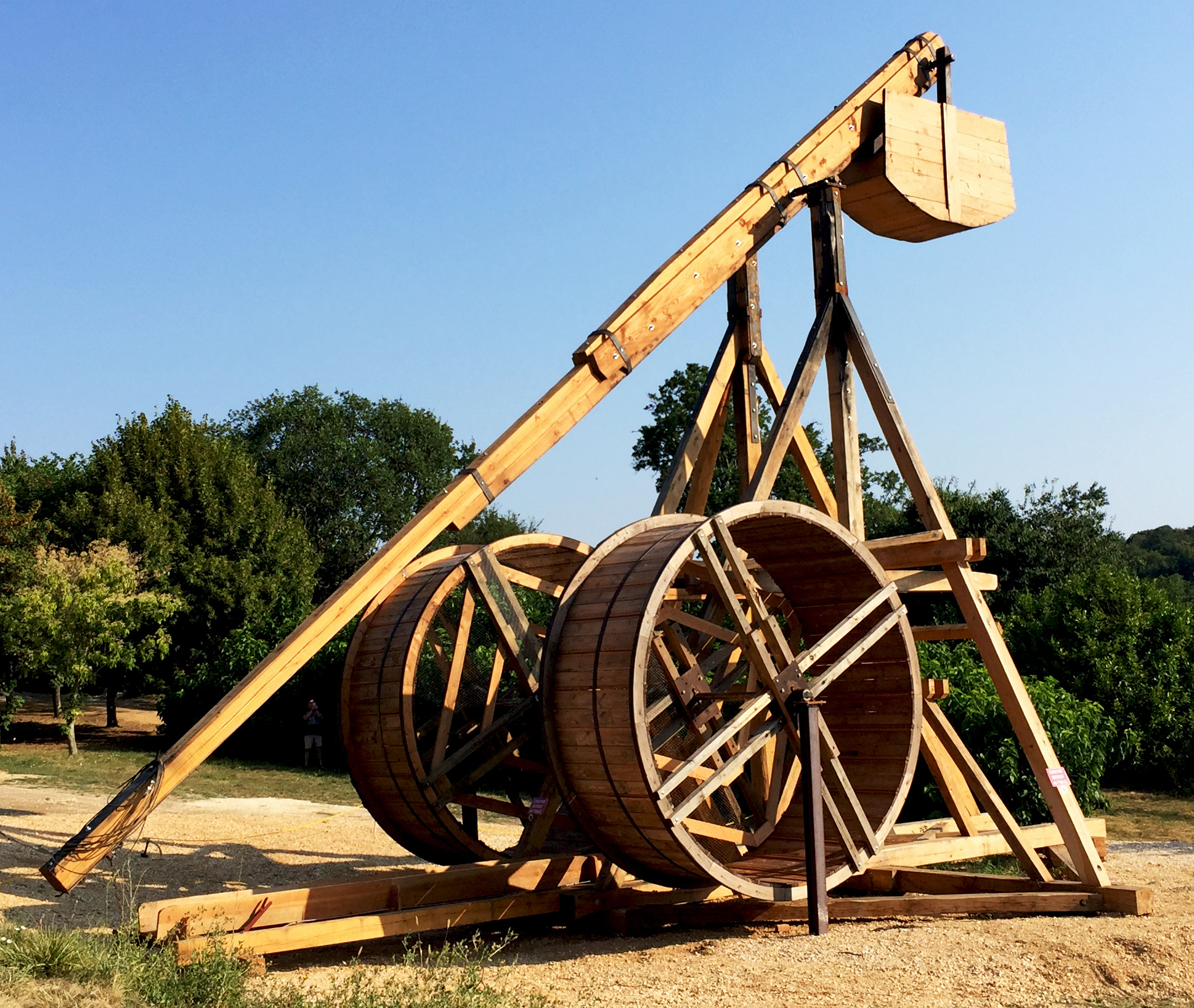 <strong>Figure 3.</strong> A trebuchet. Public domain image.