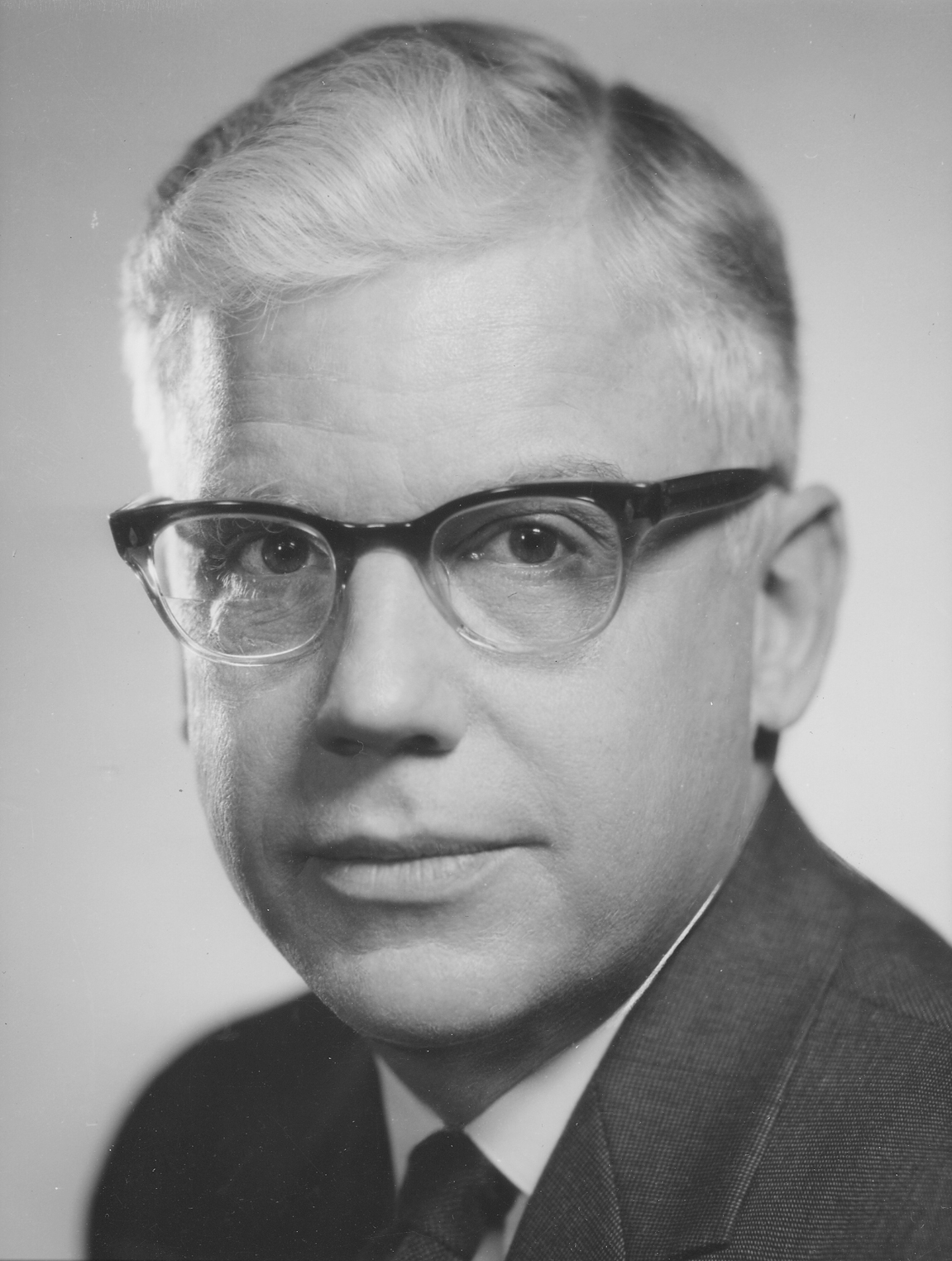 Brockway McMillan, 1915-2016.